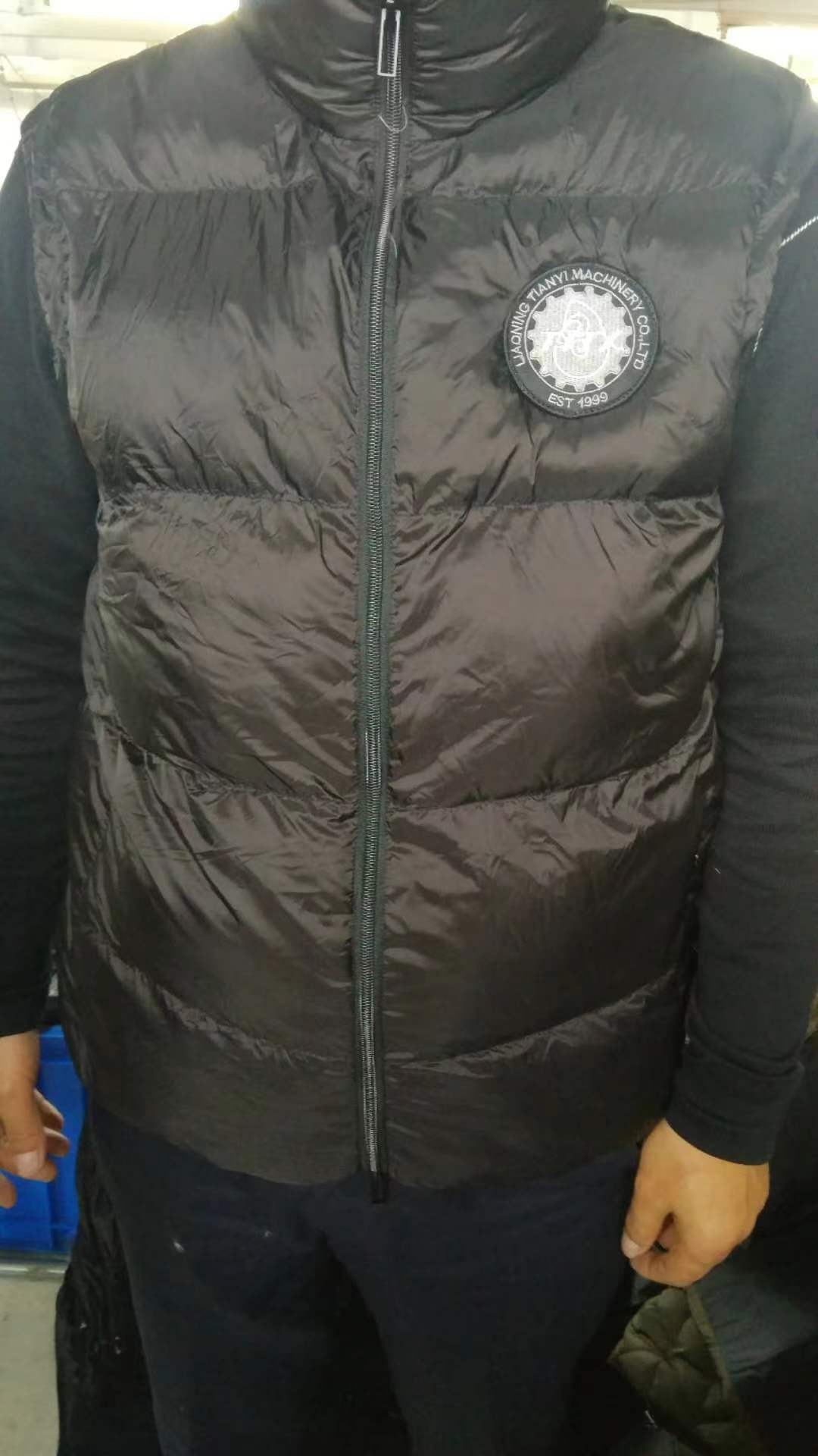 羽絨服定制案例——遼寧機械廠張總