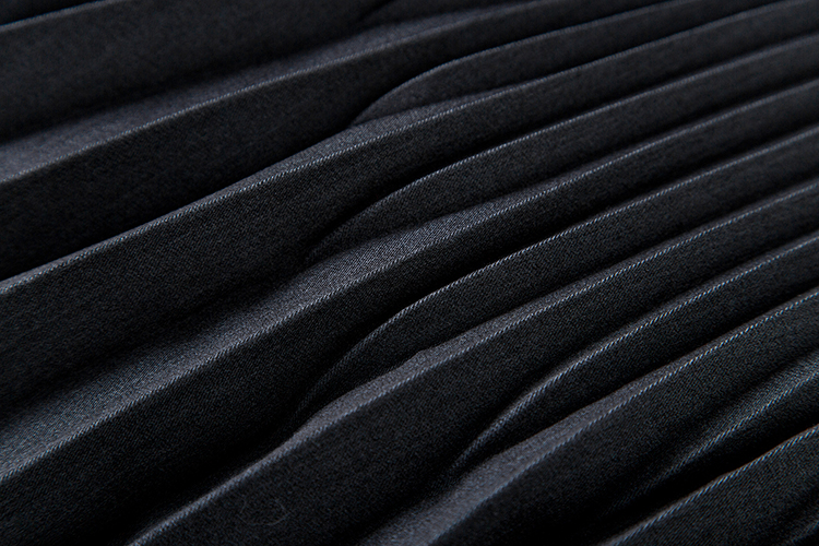 長(zhǎng)褶裙細(xì)節(jié)