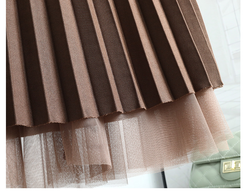 長(zhǎng)褶裙細(xì)節(jié)